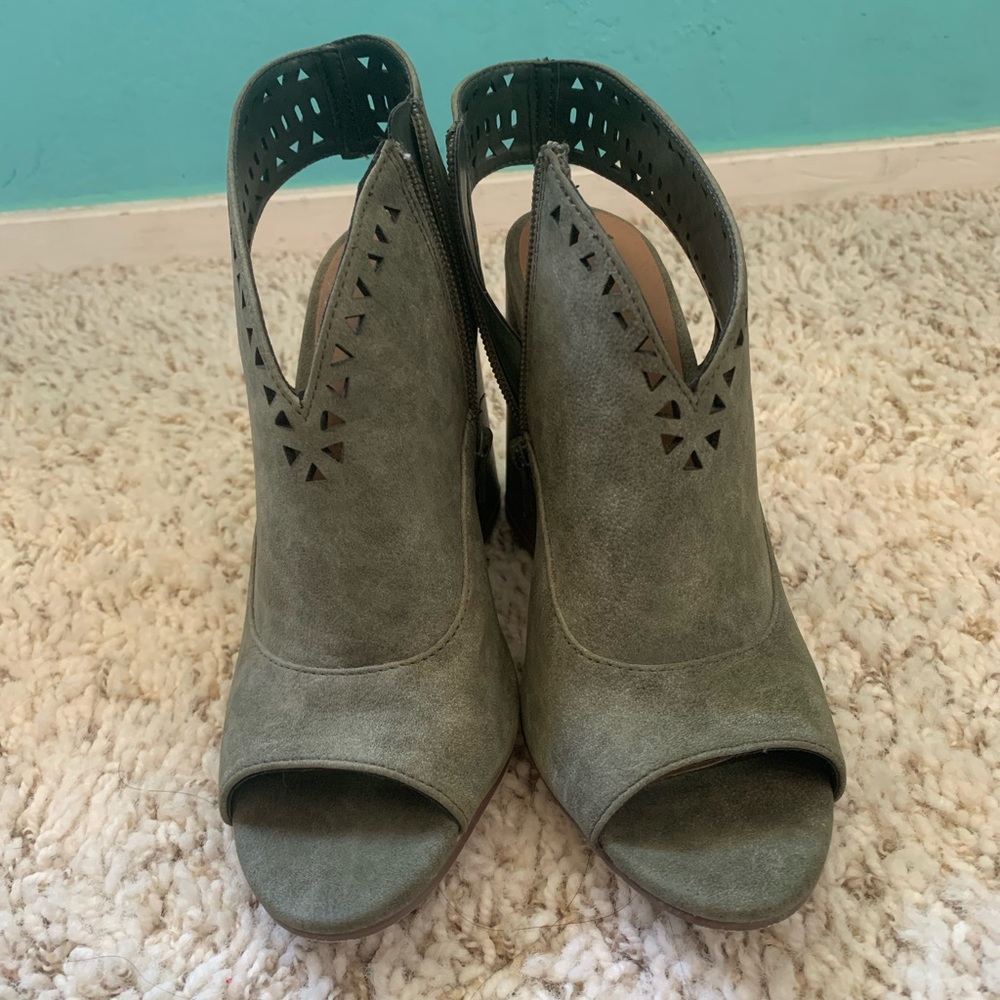 Green heels.